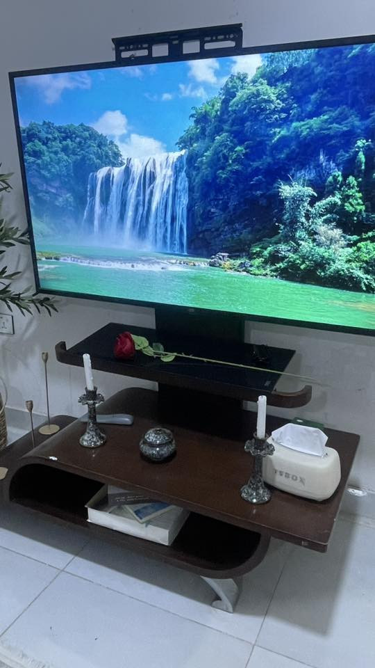 كورنر 7 مقاعد قوي جدا داخله الهيكل حديد ويتحول سرير ماركه تركي سعره 225
ميز يفيد لكل شي ضخم جدا مرايه وجهين وبيه لد سعره 100 ثقيله جدا 
ميز تلفزيون ب 60
مراية صالونات سعره 80 
كربلاء مجمع الغدير 

‭0773 530 0536‬
