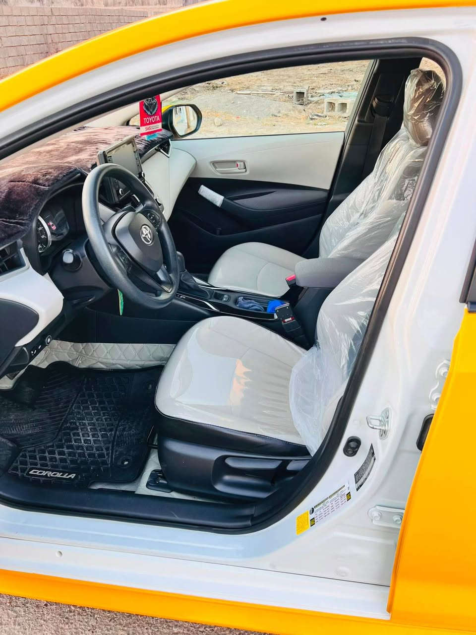 كورلا موديل 22 محسن بصمه 
داخل لونين 
ماشيه 60 حقيقي 
منضومة غاز 
كوبون بانزين 
ويل كروم بلادي شركة 
بدون ايرباك بدون دواخل 
راس البونيد ضرر شبر 
لاستفسار ع رقم *********** كركوك, العراق
