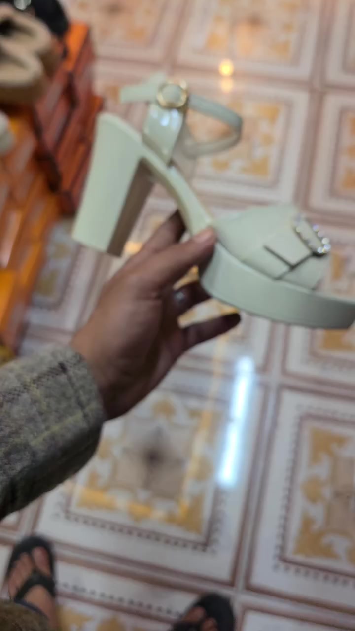 لاتستهين بي لأني قصيره 
فسنافر هزمو شرشبيل 😜🫢

جركز نسائي كوالتي عالي 
الخامه تجنن 
ارتفاع  ٥ سانتيم 

الزبيديه شارع ٢٠ مجاور سيد احمد للمواد المنزلية


**إذا كنت صاحب هذا الإعلان وتريد حذفه لأي سبب، رجاءا أرسل رسالة إلى الدعم الفني**