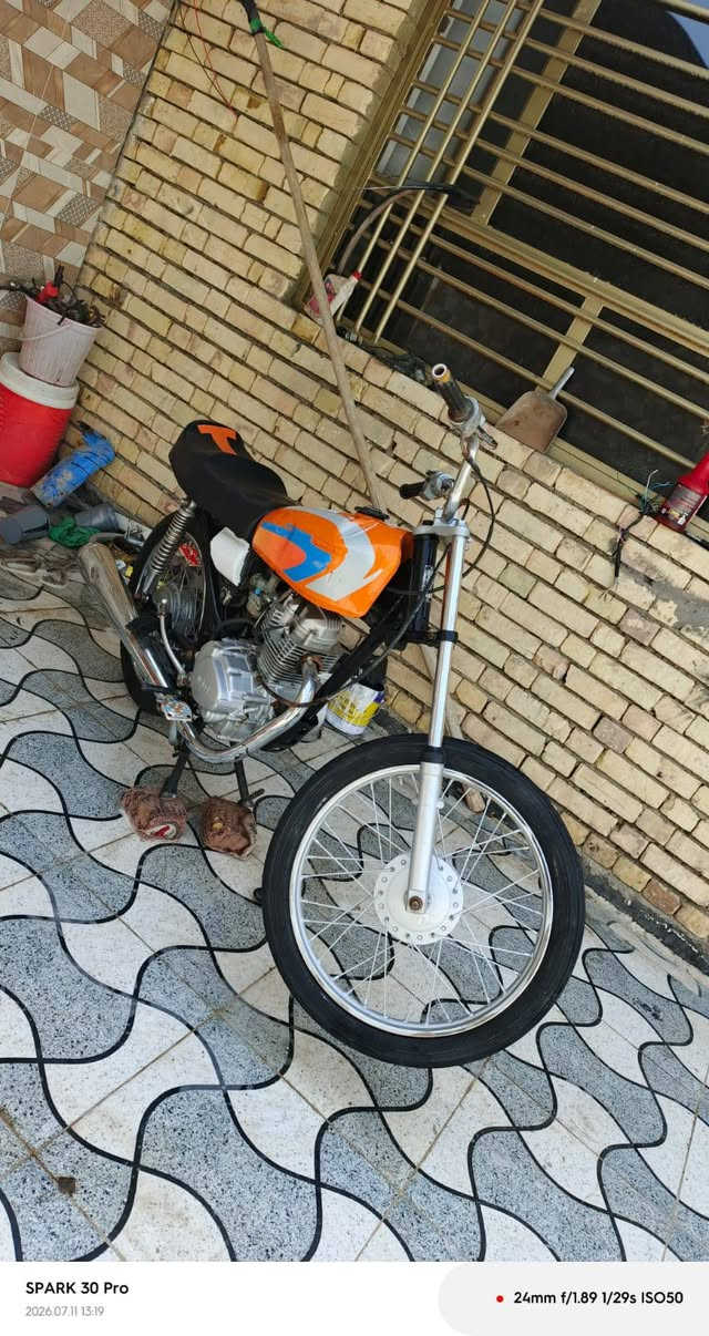 سلام عليكم نامه مديل 22 كلك كلك مكينه مفتوحه ولفات فقط دراجه جديده مثل ما موضح بل صور مكان سوق الشيوخ ناحيت الطار رقم الهاتف *********** السعر 375
