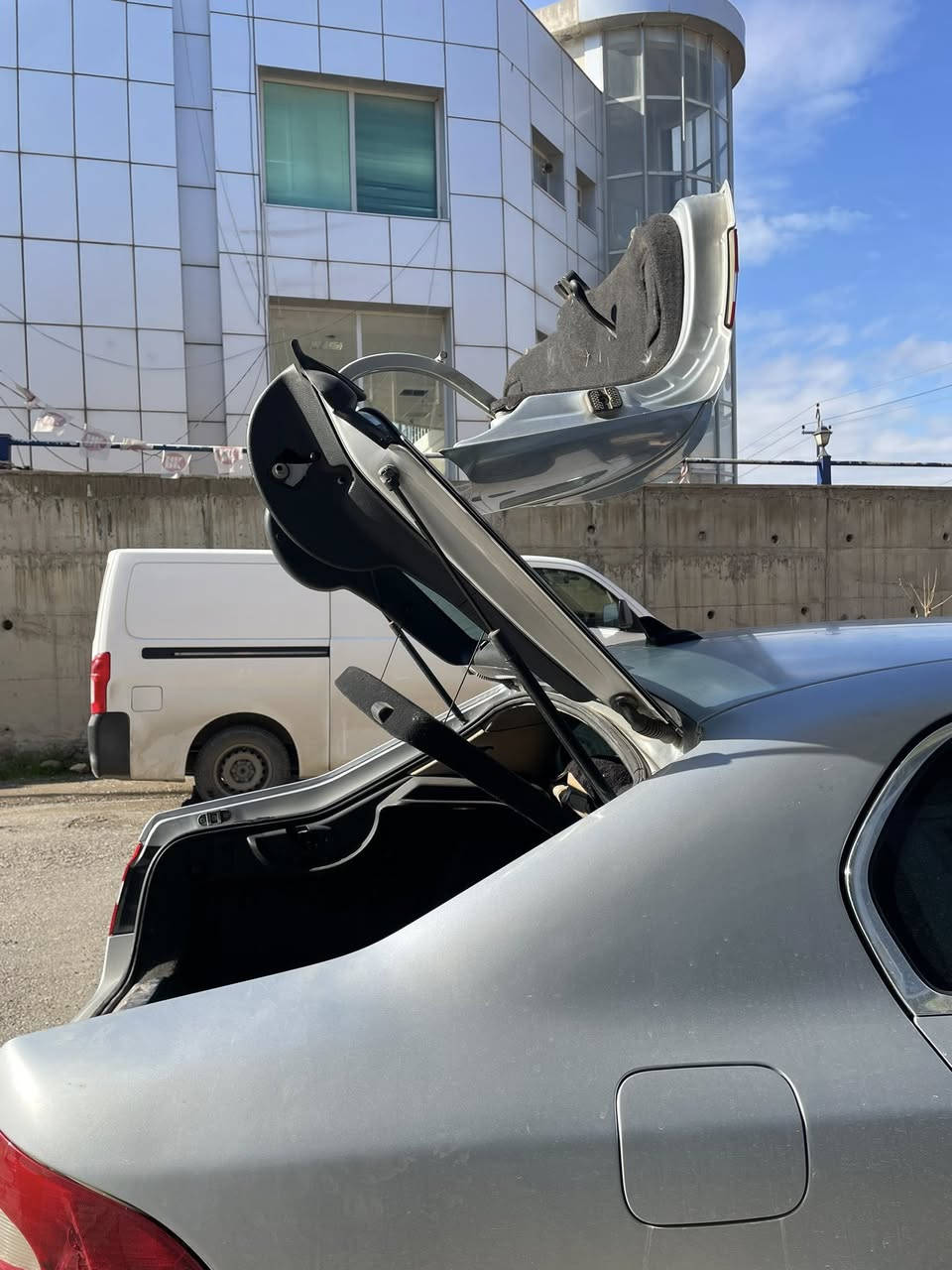 سكودا سوبه ر بى ٢٠١١ بو فروتنى سه ياره فول موسفات بى ده عم و سبخ تعيدله ك تيدا هه ى گير و مه كينه جديد ١٢ وه ره قه خورامه يل سه ر 
***********
