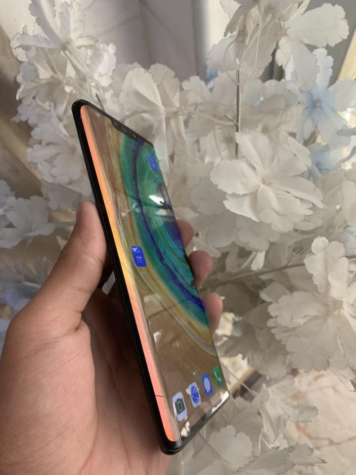 للبيع هواوي ميت 30 برو ذاكره 256 عشوائيه 8 جهاز كله شغال دبل خط فقط هاذه السواد بي موضح بل صوره كامرات تكنيك كله فول الجهاز معروف شاشه منحنيه بصمه اصبع بل شاشه والسعر 175 وبي مجال قليل رقم *********** واتساب
