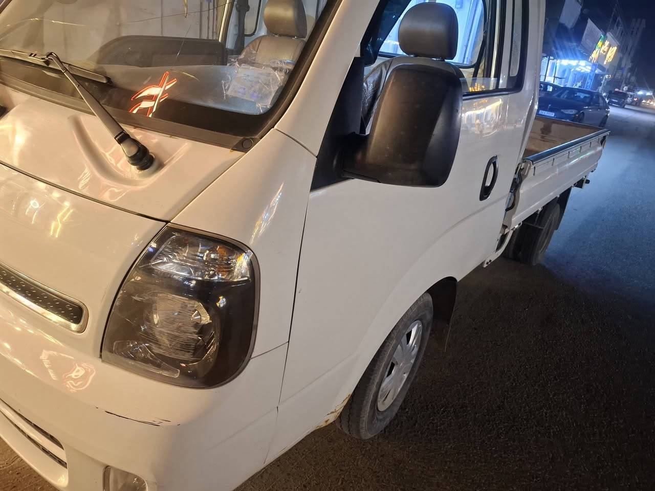 سلام عليكم كيا بنكو ٢٧٠٠ رقمها بصره موديل ٢٠١٨ مكفوله من كلشي محرك جديد حداديه تخم تايرات اصلي توه شاده لايت زنون الاصلي تبريد شرط ثلج بلجيس سياره مامتعوبه  عدا بارد اقل لشبر بيها العنوان بصره ابو الخصيب طريق المحكمه *********** السعر ١١٥ بيها مجال قليل
