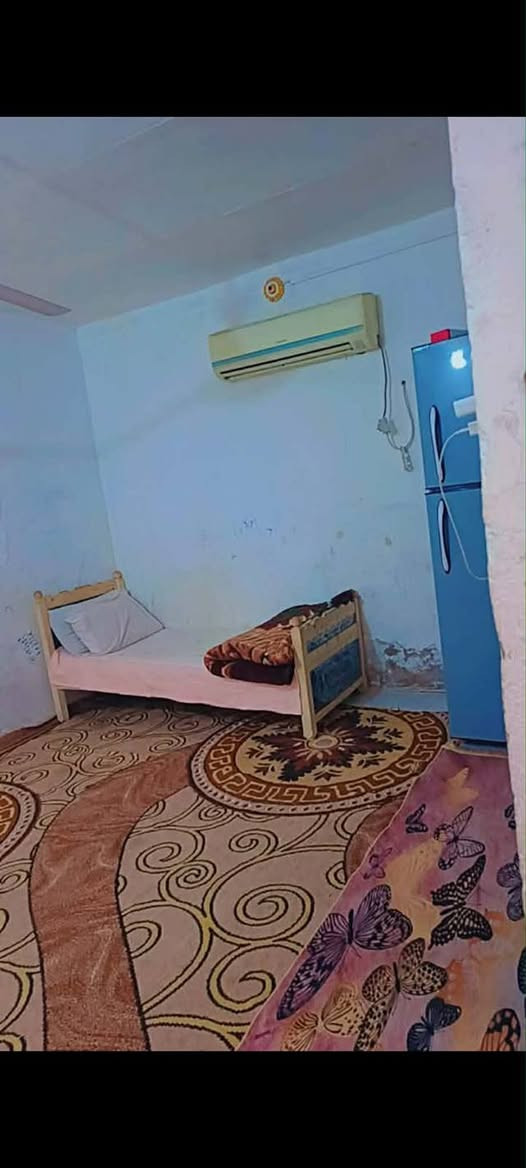 سلام عليكم
🏠 بيت لبيع في الدجين الزراعي وبيه وصل تطويب
🏠 الموقع الدجين شارع حجي كشكول بصف ام واثق البالات بالفرع
قريب كلش ع شارع التبليط

البيت يحتوي على غرفتين و صاله و ديوانية صحيات و مطبخ بيتونه و وراش
مساحته ١٧٠م
🛂 السعر ٣٢ وبيه مجال

للإستفسار أكثر اتصل برقم ***********

مكتب الأمين للعقار سوق الشيوخ حي العسكري مقابيل قاعة الإمام علي عليه السلام
