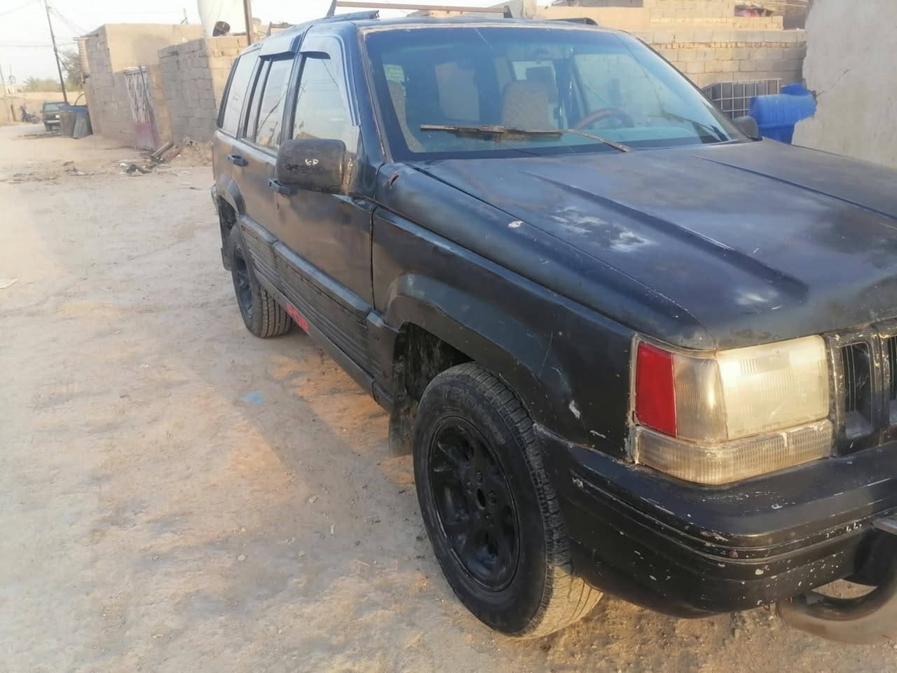 السلام عليكم جيب شيروكي موديل ٩٣ كير ومكينه فيفتي اكسن ارنب حاويه تخم تاير جديد رقم  سياره نجف سياره نضيفه مكاني ذي قار قظاء الفجر رقم الهاتف ***********
