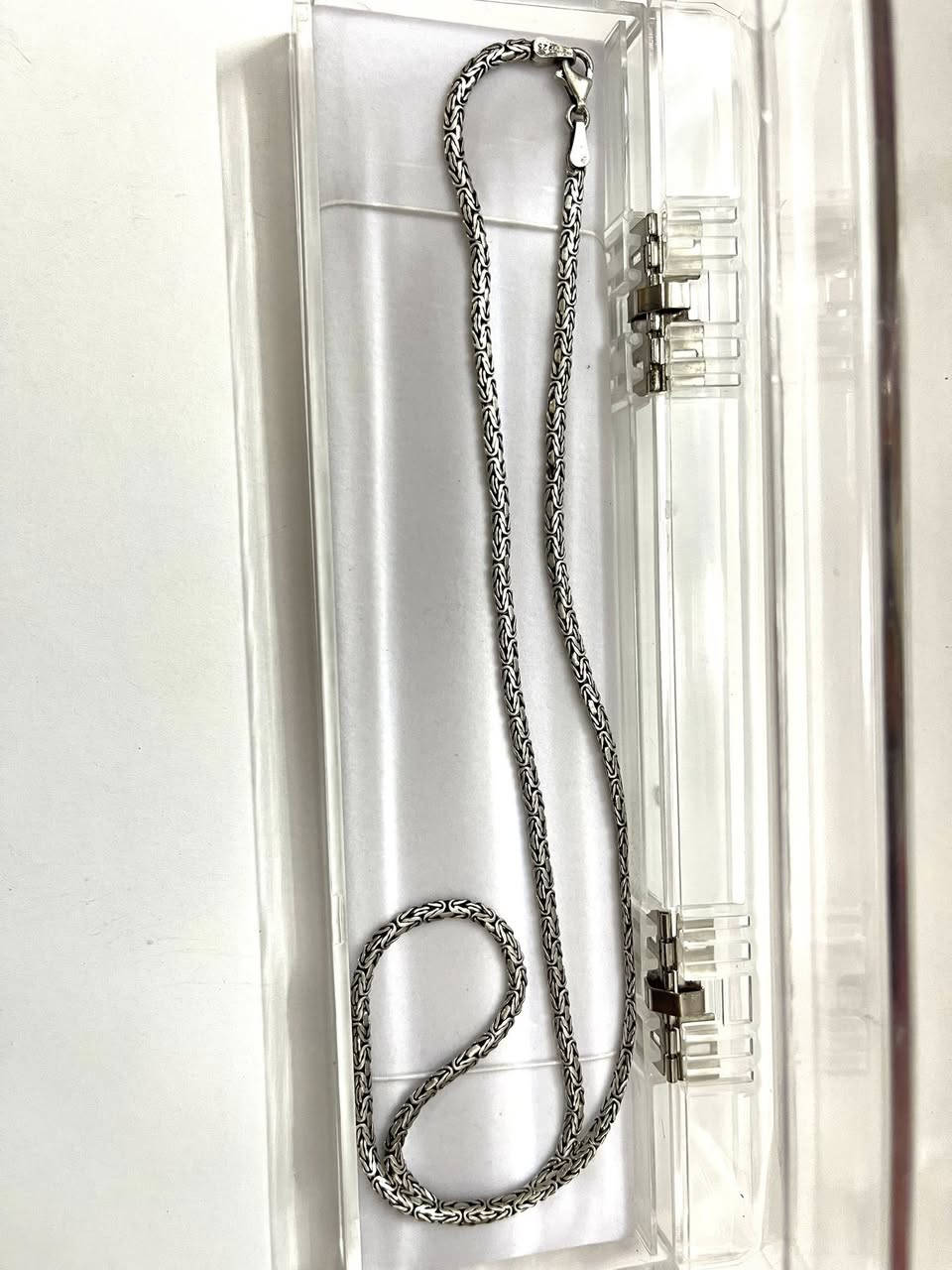 زناجيل او اسوار فضل 925 العدد7 قطع مجموعة الكلي 96 غرام سعر الغرام5الف توصيل جميع المحافظات 
‏***********
