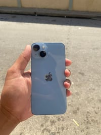 � للبيع: iPhone 14   🔹 اللون: أزرق فاتح 🔹 السعة: 128GB 🔹 دبل خط 🔹 البط...