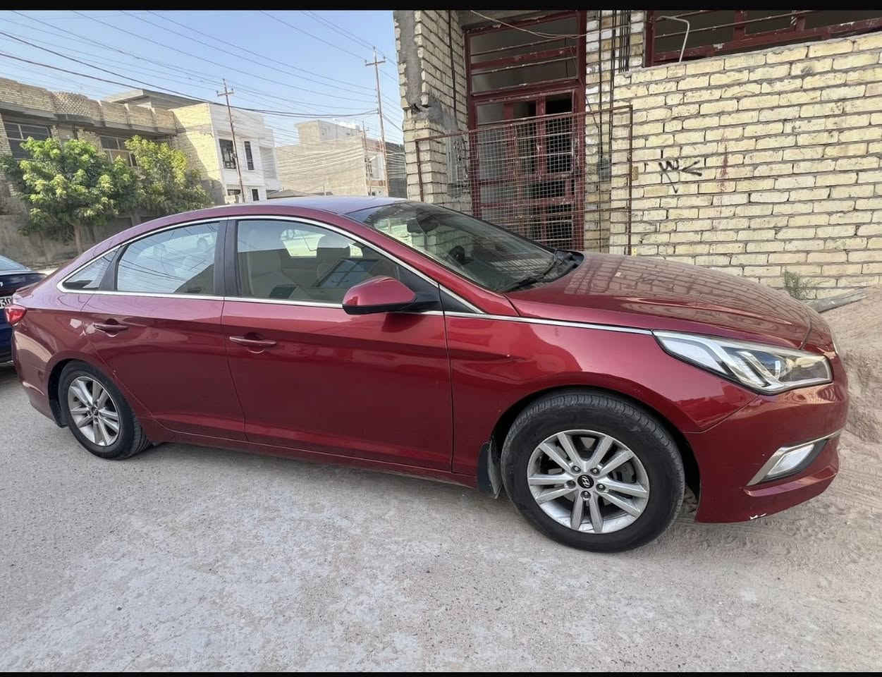 السلام عليكم سوناته 2016 كير مكينه ولغد وشاصي كفاله ماشيه 70miوقابل للزياده حادثها موضح جاملغ امامي مصلح وبنيد مبدل والجاملغ الامامي الثاني بي صبغ السياره جديده بمعنا الكلمه بالحقيقه احله من الصور السياره باسمي 
السعر 115
الاتصال/ ***********
