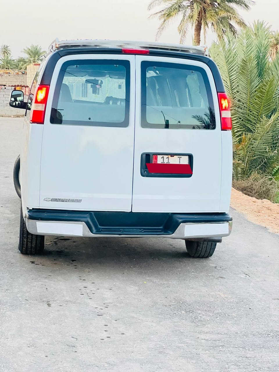 سلام عليكم سفانه للبيع موديل 2008 رقم بغداد انكليزي سنويه لل 28 مكينه 6100 كيير 1000 حداده جديده قاعده فيوزات جديده
اكسن جديد تخم تاير برجستون داخل مال شركه مكفول من الضربه والكلبه مصبوغ عام للجماليه اثر تكشير وصل خط بغداد عماره 
المكان الحله السعر 102وبيه شي قليل الاستفسار على الرقم ***********
