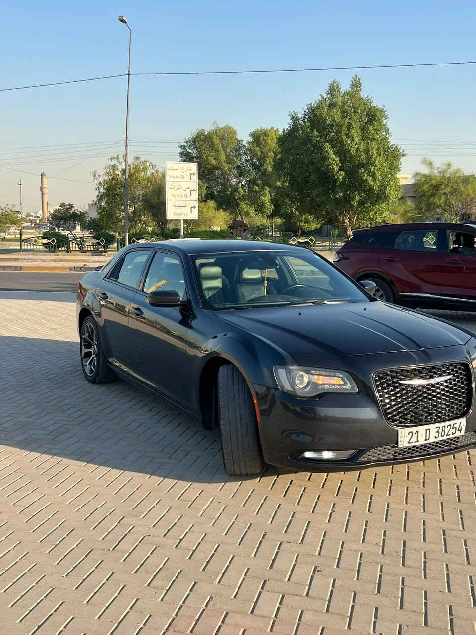 السلام عليكم …
كرايسلر 300S . كندي

الموديل :2019

العداد : 70 MI

المحرك : V6 . 3.6L .

( السياره كلين تايتل كفاله عامه حتى الداعميات شرط بدون صبغ وبدون تعديل السياره جاهزه )  ✅ هزه جديده 2027

المواصفات :

• مصابيح امامية زنون مع LED .

• ويل قياس 20 أنج .

• حساسات خلفية .

• شاشه كبيرة مع نظام ملاحة نفكيشن GPS .

• سستم صوت الپاين مع سماعات بريميوم .

• المقاعد الأمامية كهربائية .

• مقاعد أمامية تدفئه .

• تشغيل عن بعد .

• ستيرن كهربائي .

• محدد سرعة .

• تلفون بلوتوث .

• كاميرا خلفية .

• مرايا متحسسة للاضاءة العالية .

• نظام سبورت شفتات بالستيرن .

*كير ماوس

*كشنات جلد

• دخول ذكي (بصمة) .

سعر السياره :240

مكان السيارة :بغداد العلام

للاستفسار :

***********
