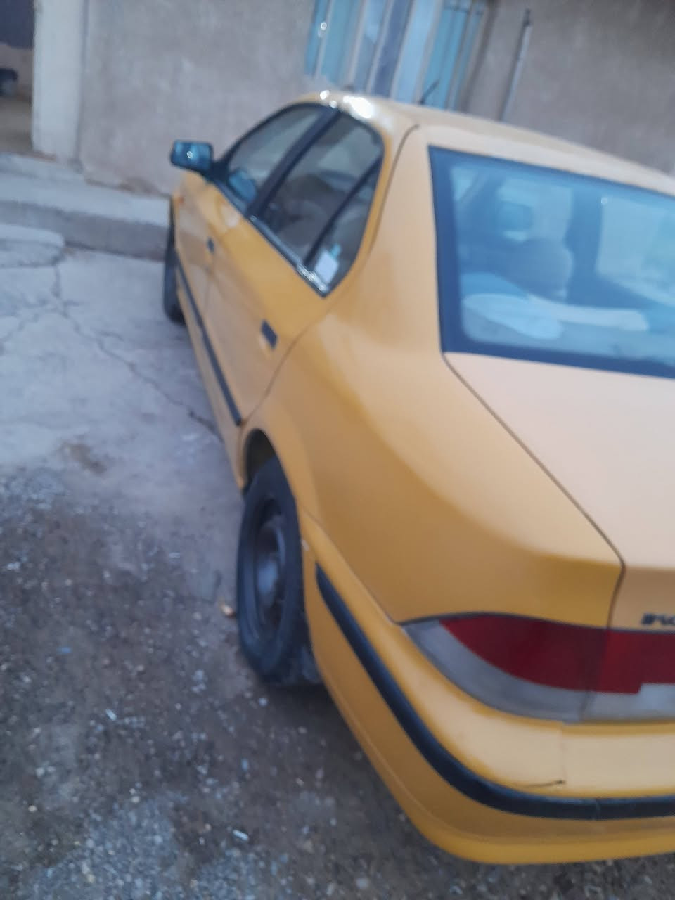 سمند الفين واا بغداد انكليزي رقم بيه بنيد طير وبدل تبريد شغال مكينه وكير زينات موبيل *********** عنوان بغداد حي رسول سعر٣٠بيه مجال بسيط
