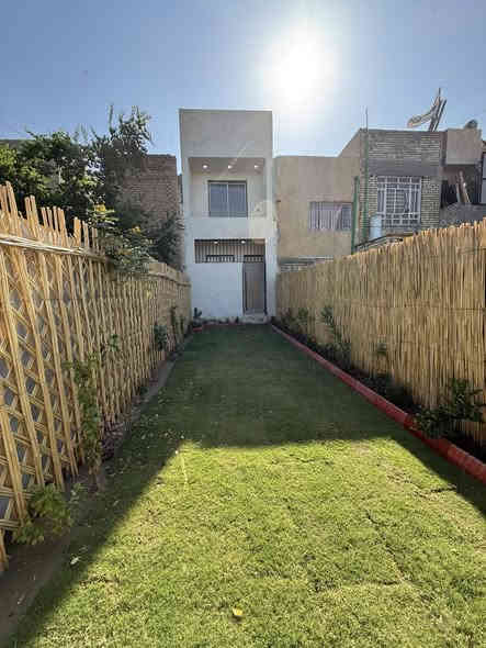 دار  للبيع
 
جاهز للسكن / زيرو 🔑بناء درجة أولى

أضلاع مستقلة
 
ارتفاع السقف الأولى 3.30م
 
ارتفاع الطابق الثاني 3 م

📍العنوان 

الشعب / حي العقاري الأولى / شارع مدرسه المروج الخضراء  

المساحة 93 م

الواجهة.     3.75

النزال.           25

الأبواب الداخليه  تركي / محجر درج ألمنيوم / الشبابيك ألمنيوم تركي لون اسود / الأرضية مرمر / باب قاصه / المطبخ والحمامات ألواح بورسلين جدران/ 

يحتوي البيت على تشجير خلفي مساحة 70 م حديقة  

للاستفسار 
مكتب بغداد لوساطة العقارية

اتصال او واتساب 
***********
***********
