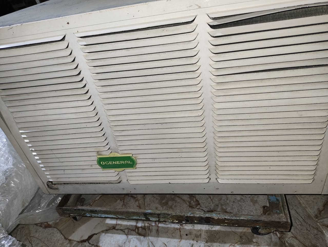 السلام عليكم مكيف جنيرال  للبيع نضيف طن ونص  سعره 275


**إذا كنت صاحب هذا الإعلان وتريد حذفه لأي سبب، رجاءا أرسل رسالة إلى الدعم الفني**