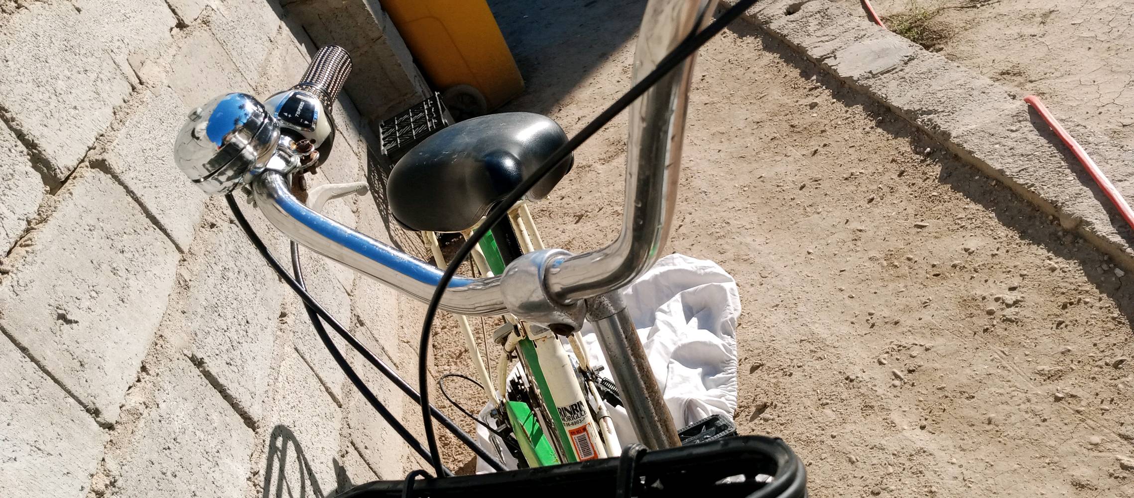 اسلام عليكم
بغداد أبو غريب 
بايسكل قياس ٢٦
عگرب ٦نمر بريك كبس
موديل ٢٠١٣
الون كريمي بـ اخضر
والرقم بـي واتس أب