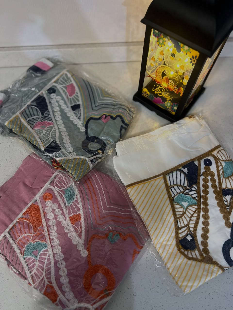 شلحة رمضانية توفرت باللون ( الابيض، وردي، فستقي ) بسعر 15 الف.   🌙✨


**إذا كنت صاحب هذا الإعلان وتريد حذفه لأي سبب، رجاءا أرسل رسالة إلى الدعم الفني**