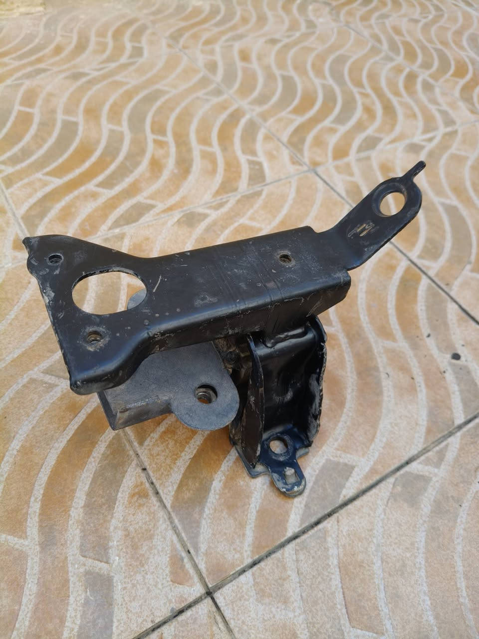 للبيع غراض تفصيخ BYD f0 نظيفات وشغالات كل قطعه وسعرها يوجد توصيل ومتواجد عالخاص أو بالرقم ***********
