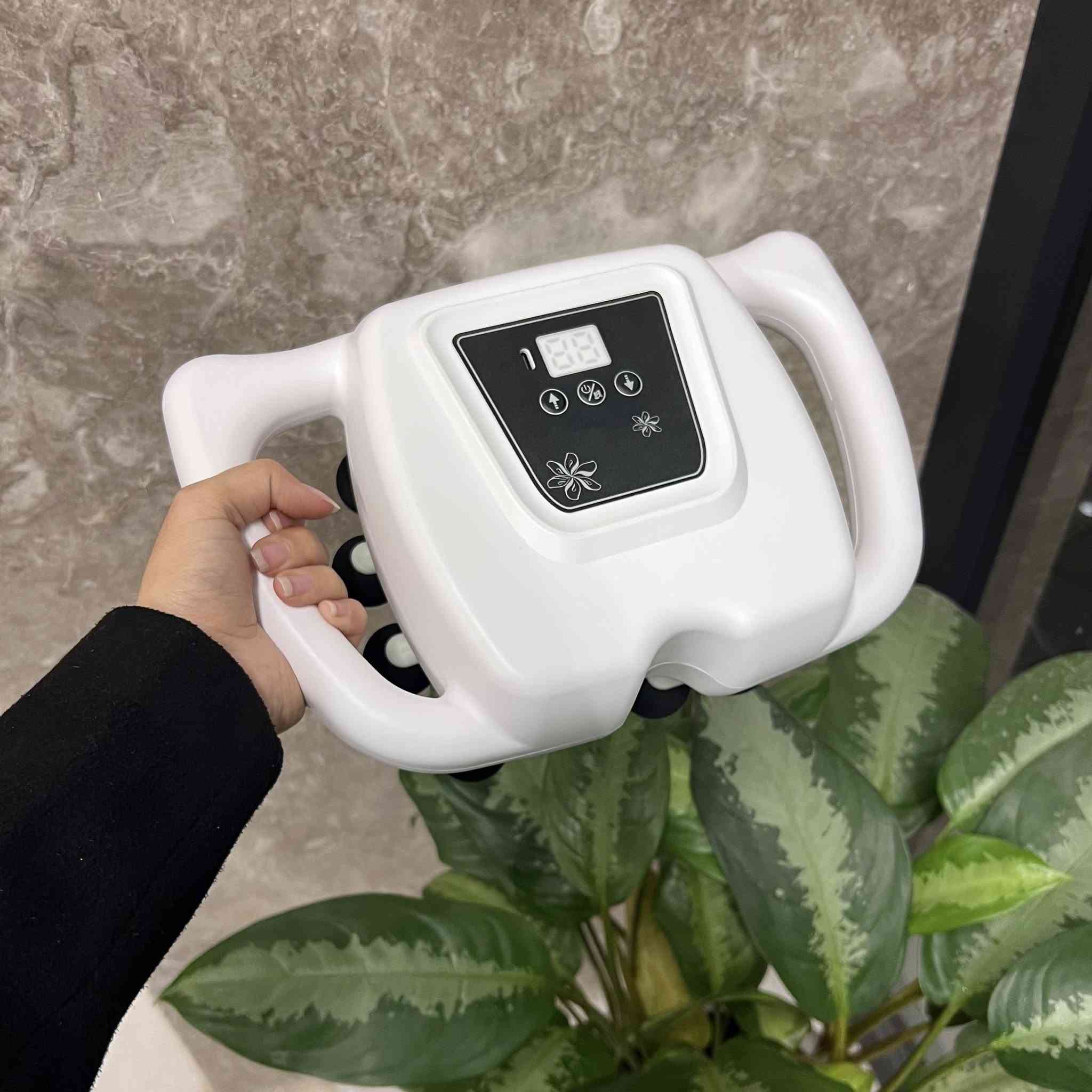 جهاذ تدليك يحتوية على 16 كرة هزازة متوزعه بشكل متناسق  ويحتوي علا تسخين
السعر 35 الف والتوصيل مجاني
***********
