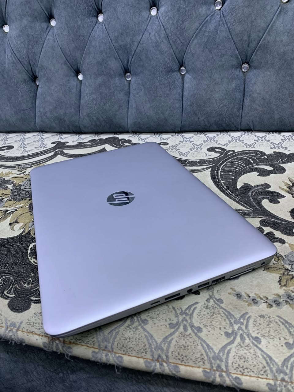 السلام عليكم للبيع لابتوب مستعمل 
نوع لابتوب : hp
مواصفات لابتوب 
CPu ci7 7th 
Ram 8 gb
hard 256 ssd
Size 15.6
السعر : ٢٥٠ الف 
للاستفسار ***********@إشارة
