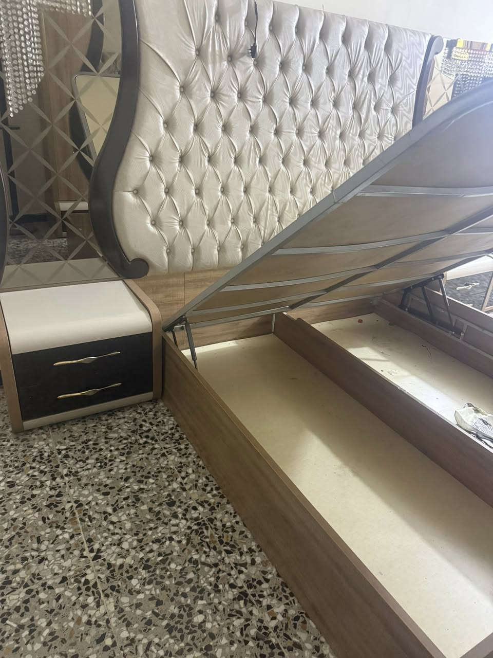 السلام عليكم من رخصه الادمن غرفه تركي 9قطع للبيع مكاني الدورة الميكانيك رقمي ***********
