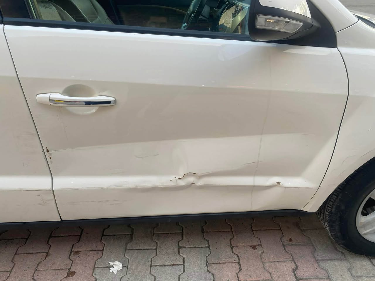 GEELY EMGRAND X7  2013
جیلی ئیمگراند ئێس ٧  فول مواسەفات سلاید و رادار پێش و پشت کوشین هیتەر  گێر تۆماتیک و عادی وەک سبغ هیج سبوغ نیە بەس دەرگای لای سەکن لێدراوی هەیە و دەبتە تعدیل  219000 رۆشتوە تبرید سارد و گەرم  
نرخ  ٧٧ وەرقە و مەجال 
واتسئەپ و کۆرەک
0750 864 18 20 أربيل, العراق
