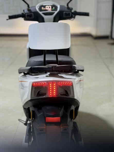 السلام عليكم دراجه سكنز شحن ملف 2000 واط 6 بطاريات مضاده للناء بصمتين سويجين تشغل عن بعد تفتيح تقفيل وسائل حمايه السعر 850 الشراي *********** مكاني ديوانيه ام الخيل
