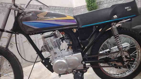 سلام عليكم اربعه گير محرك نامه شلامجه اصلي اوراق سكنر مكفوله كفاله عامه  تعميره 24 صالهه شهر من معمره نضافه فول تجي وشوف بعينك شاصي 24 رقمي***********
