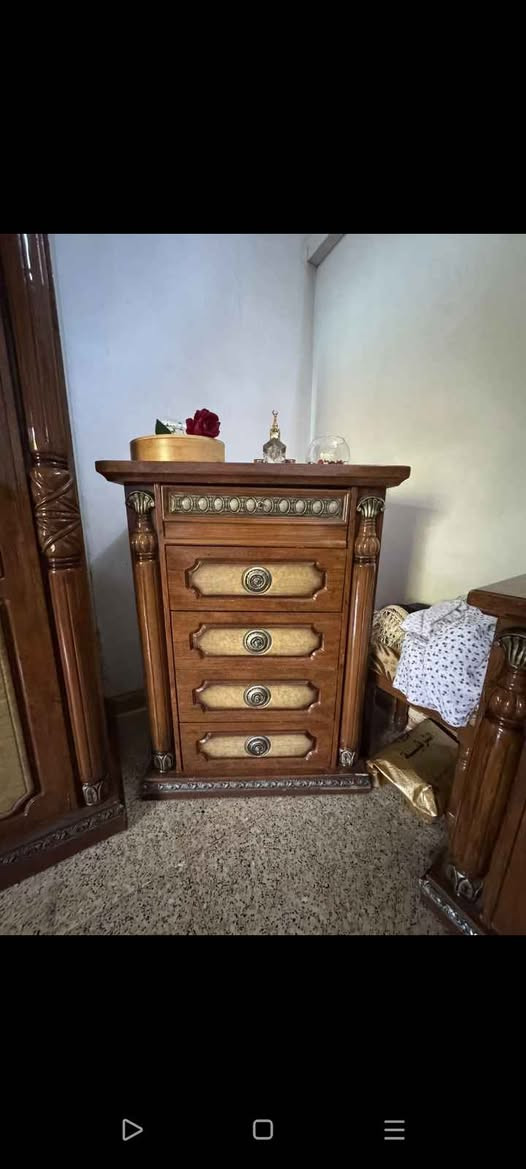 غرفه نوم اجنبيه مستعمله نظيفه للاستفسار الاتصال عبر الهاتف *********** موصل, نينوى
