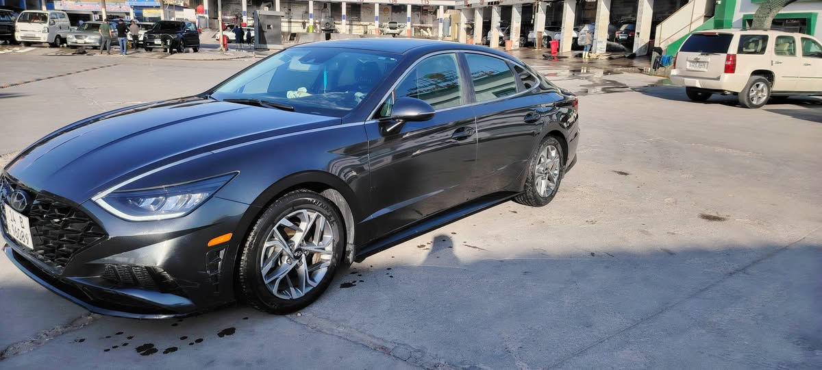 السلام عليكم
سوناتا 2022 وارد امريكي بأسمي
رقم بصره جديد تحويل ثاني يوم 
سنويه 2030
سياره مال بيت مامتعوبه
محرك 2500 المرغوب
ماشيه 54 الف كيلو 
(تحكم ستيرن، حساسات، تبريد ثلج، اربع وضعيات قياده، كرسي كهربائي ، شاشه Android auto , apple car play)... 
 #_حادث موضح بالصور ( ضربه بسيطه بالصندوق وراجع نفسه)+( وبيهه دحجه دراجه باب العبري بسيطه باقيه نفسهه )

سعر 180 وبيهه مجال للشراي
***********
