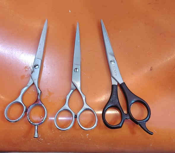 مكينة ألماني شحن تابسي مع أمشاط مكينة مع مقص عدد ثلاثة للبيع
كربلاء سيف سعد
***********
