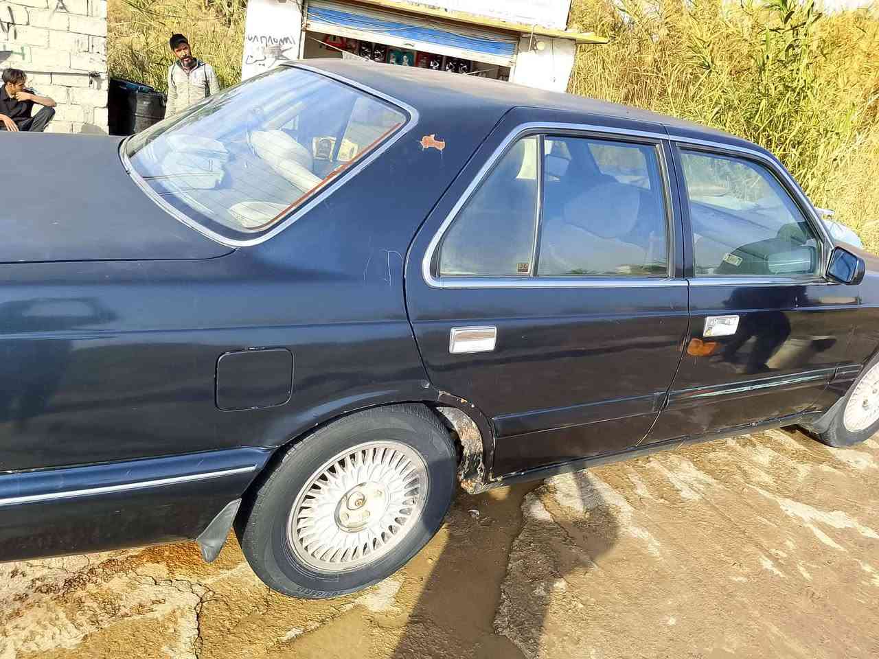 سلام عليكم بونتيشا موديل 96
للبيع سياره جاهزه مكينه كير حداده تبريد 
عنوان ناصريه مركز ***********
