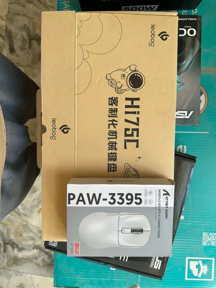 المعالج (CPU): AMD Ryzen 5 5500 (يحتوي على 12 معالجاً منطقياً/مساراً وبسرعة تقارب 3.6GHz).

 الذاكرة العشوائية (RAM): بحجم 16GB (بدقة 16384MB RAM).
Ssd 500gb

 الشركة المصنعة للوحة الأم (Motherboard): ASUS
Prime B450M-kll

 نظام التشغيل: Windows 10 Pro 64-bit.

كرت الشاشة (GPU): NVIDIA GeForce RTX 3060.
 ذاكرة كرت الشاشة الفعلية (VRAM): بحجم 12GB ( بدقة 12115MB).

Psu 500 w


**إذا كنت صاحب هذا الإعلان وتريد حذفه لأي سبب، رجاءا أرسل رسالة إلى الدعم الفني**