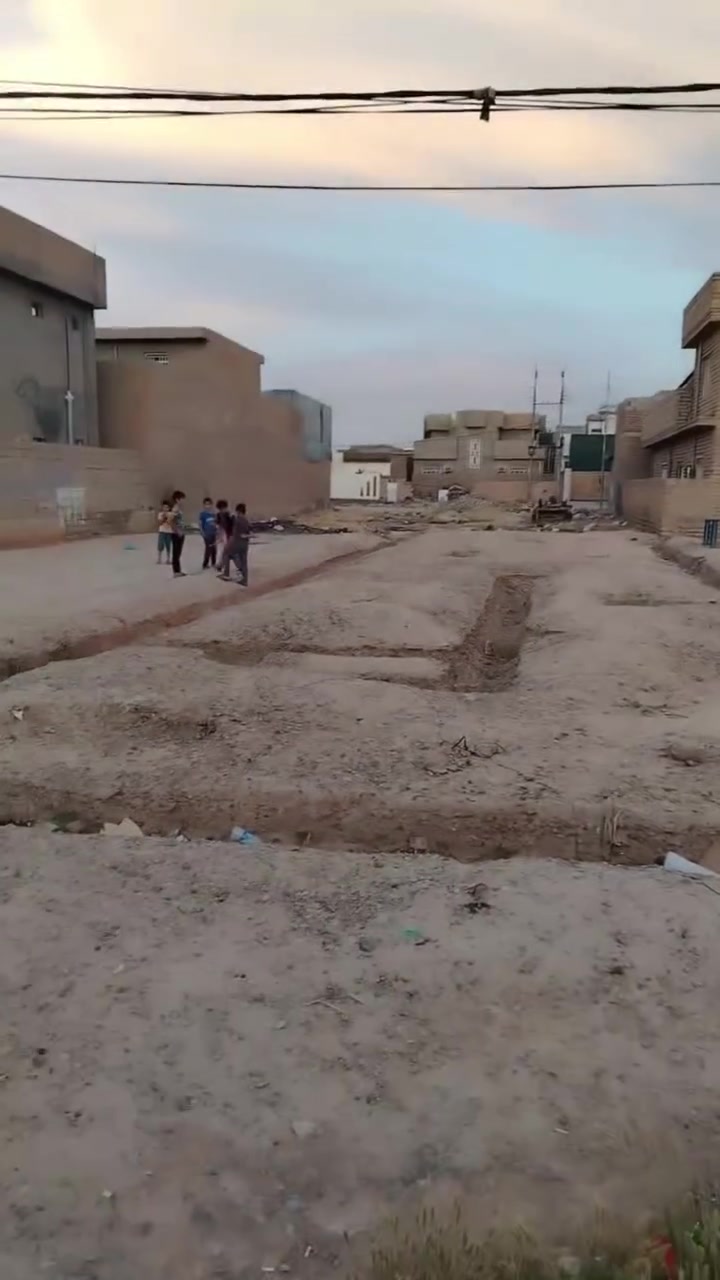قطعة أرض حي المثنى خلف الخضراء
خلف معرض الدراجات
المساحة ٢٠٦ متر
عرض الواجهة ٨ وربع
النزال ٢٥ متر
عرض الشارع ١٢ متر
السعر مناسب جدا جدا جدا
للاستفسار أكثر عل خاص او الاتصال *********** موجود وتساب
