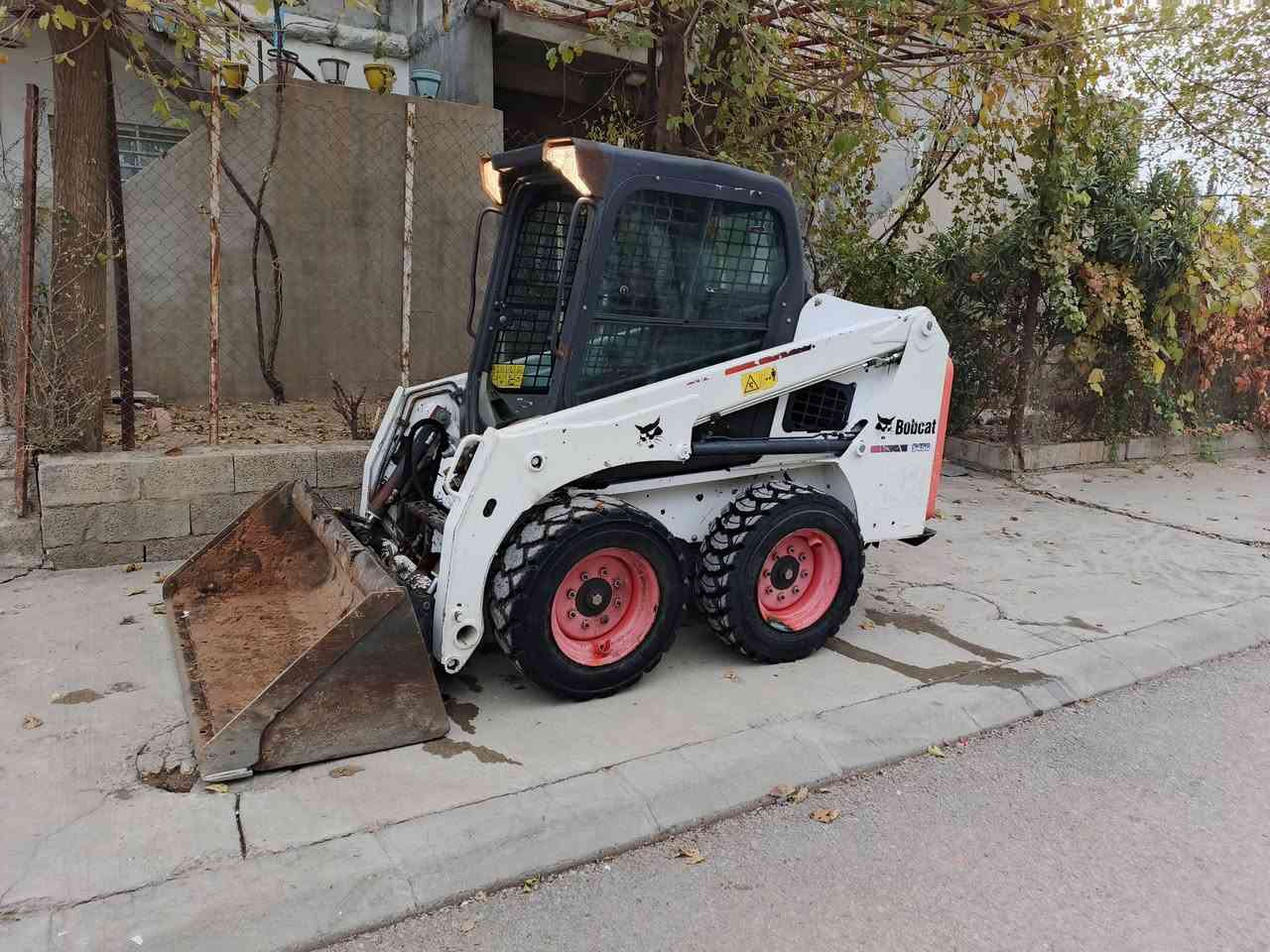 Bobcat 2017
رةقةم سةنةوي جديد ٢٠٣١
مةكينة جديد
بدون سبخ
كاتم سةوت ئوروپي
٢٠٠٠ ساعا
***********
***********
