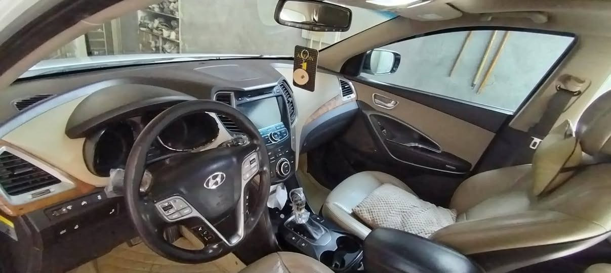 سنتافي 2015 امريكي  مكينه ٤ سلندر بانوراما بصمه ٥ راكب فول حادثها بنيد مبدل و جاملغ بارد السعر ١٤٠ موقعها بغداد السريدات للتواصل ***********
