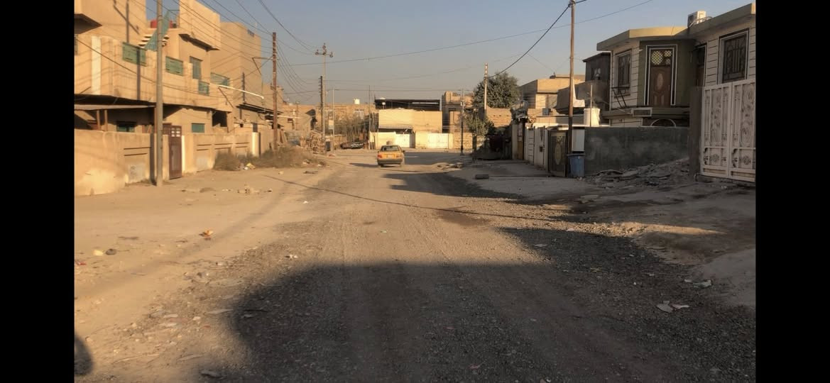 مشتمل للبيع
مساحة ١٠٠ متر

واجه ٥ متر ونزال ٢٠ متر

البيت بناء قديم  يعتبر عرصة

موقع مميز و شارع ٢٠ متر 

طابو صرف بأسمي 

خدمات كاملة ماء مجاري كهرباء مستوصف مدارس

موقعة : حي المهندسين الشارع الرابط بين حي العسكري و المهندسين￼

السعر ٧٨وبي مجال

*********** واتساب

***********
