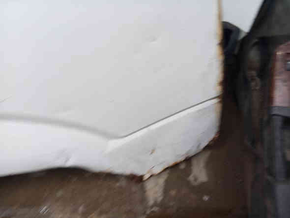 سلام عليكم بيبان 2  مقفلات كاملات هنة وجامهن وبطاينهن مال كية بنكو 3  2700  وبنيد وماصدات وصفاحية  مكان الشعب ***********
