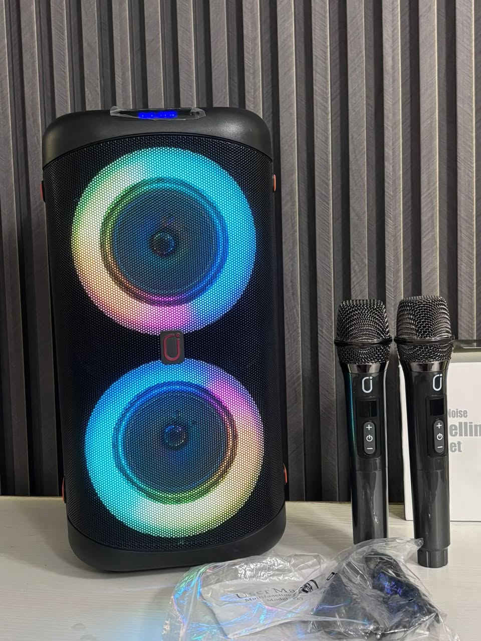 سبيكر من شركة JXY حجم كبير RGB انارة متغيرة 
جديد غير مستخدم مع دبل سبيكر وايرليس كامل ملحقات 
بواطية تصل الى 400 واط 
و 80 RMS 
الصوت والبييز كلش رهيب 
السعر 80 الف 
مكاني بغداد خدمة توصيل موجود لجميع المحافضات


**إذا كنت صاحب هذا الإعلان وتريد حذفه لأي سبب، رجاءا أرسل رسالة إلى الدعم الفني**
