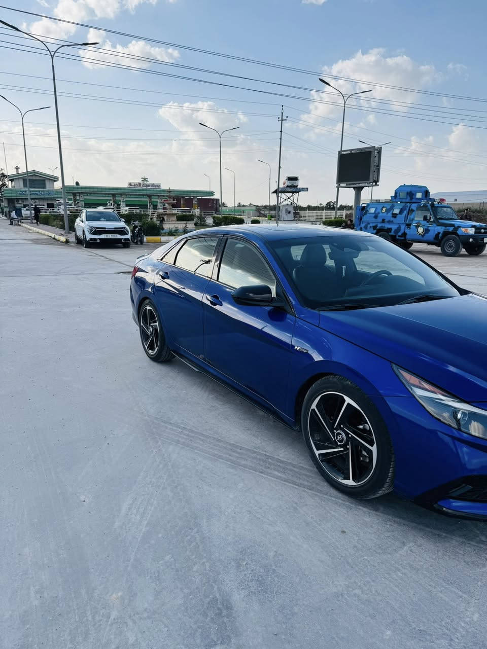 (هونداي النترا ان لاين) 

المواصفات فول ١/١  (N line )🔥

مكينة تيربو رياضي ✈️

بدون دوانز السياره 🤍

 (كير اوتوماتيك)

سلايد روف (فتحة سقف )

شفتات ستيرن رياضي ➕ ➖🔥

مود السرعة في الدشبول نظام الانطلاق🔥

بصمة تشغيل مع بصمة ابواب 

تشغيل عن بعد 

شاحن لاسلكي 🔥

صندوق ذكي بصمة فتج تلقائي عند الاقتراب

                                               🔥الكشنات تحكم كهرباء

                                                         🔥تدفئة كشنات 

                         🔥كشنات حضن جلد ومخمل ومطرز N 

                

                                     بصمات N  على الكير والستيرن 

دوسات جانبية رياضي شركة 🏁

رادار امامي تحديد المسار  

رادارات جانبية النقطة العمياء  

 والتوقف الذاتي عند الرجوع 

نظام القيادة الذكية لمسافات محدودة مع السيارة الامامية

نظام الوقوف الذاتي عند الاقتراب من مركبة 

كامرة خلفية HD

اضواء ترحيب عند الاقتراب

كروز تثبيت السرعة

نظام تحديد المسار

قيادة ثلاث وضعيات (نورمل + سمارت + سبورت)

شاشة اعطال واشارة ترحيب

مانع انزلاق نظام تركشن

ويل رياضي  18 مميز 

شاشة لعرض العطلات وقياس ضغط الاطارات ولضبط اعدادات السيارة 

شاشة كبيره متصلة تدعم نظام الابل كار بلي والاندرويد اوتو بدون كيبل

السيارة ماشي 42الف mile

ترهم مروس
***********
