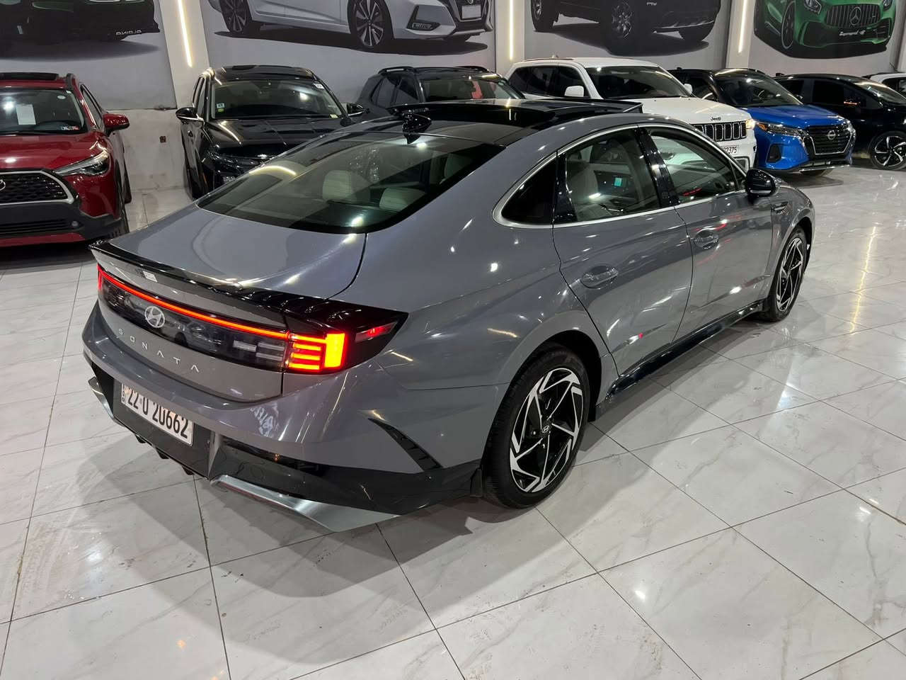 Hyundai Sonata 2024 – فول فول
▪️ الموديل: 2024
▪️ اللون: سمنتي
▪️ الحالة: بدون صبغ
▪️ الفئة: فول مواصفات (فل كامل)
▪️ السيارة: نظيفة جداً وجاهزة للاستخدام

🔧 المواصفات:
 • محرك 2.5 لتر
 • 4 سلندر
 • قير أوتوماتيك
 • شاشة كبيرة وسطية
 • شاشة عدادات ديجيتال
 • فتحة سقف بانوراما
 • كراسي جلد
 • كراسي كهرباء
 • تدفئة وتبريد كراسي
 • كاميرا خلفية + حساسات
 • بصمة تشغيل
 • تشغيل عن بعد
 • Apple CarPlay & Android Auto
 • مثبت سرعة ذكي
 • تحكم بالمقود
 • بلوتوث
 • شاحن موبايل لاسلكي
 • نظام مانع التصادم
 • تحذير النقطة العمياء
 • تحذير الخروج عن المسار
 • جنوط ألمنيوم

📞 للاستفسار: ***********

🔥 عروض يومية لجميع أنواع السيارات
انضم إلى كروب الواتساب 👇
https://chat.whatsapp.com/EDt5rlTuPdfCvNySuhJZE1?mode=hq2tcli

✔️ ملاحظة: يوجد لدينا كافة أنواع السيارا
