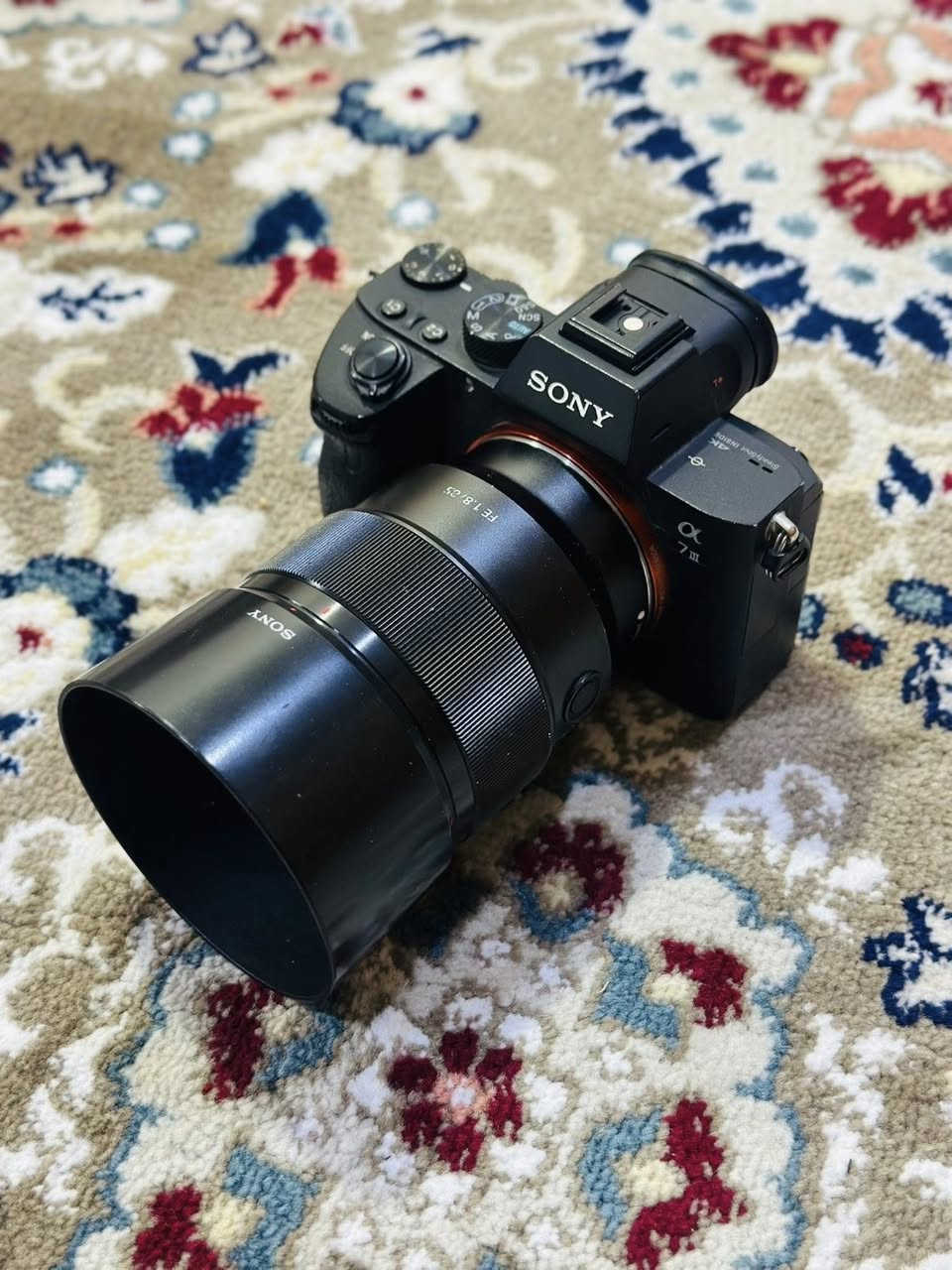 كامره سوني مارك 3 عدسة 85 1.8 تفاصيل ***********
