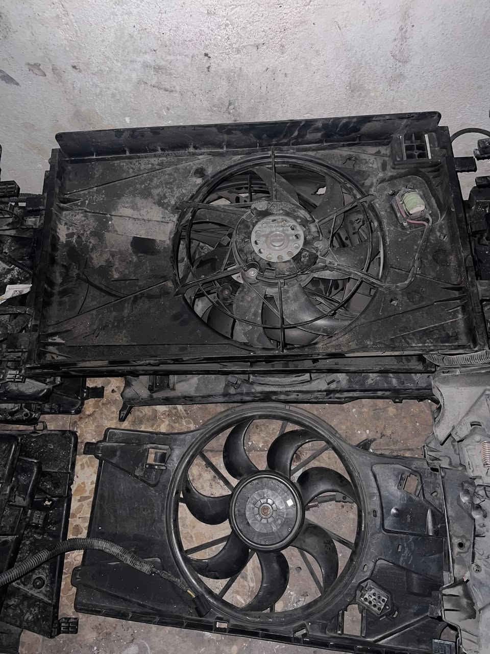 السلام عليكم توفرت مراوح كوري ياباني أمريكي شرط الفحص والتشغيل بيع جمله ومفرد ***********
