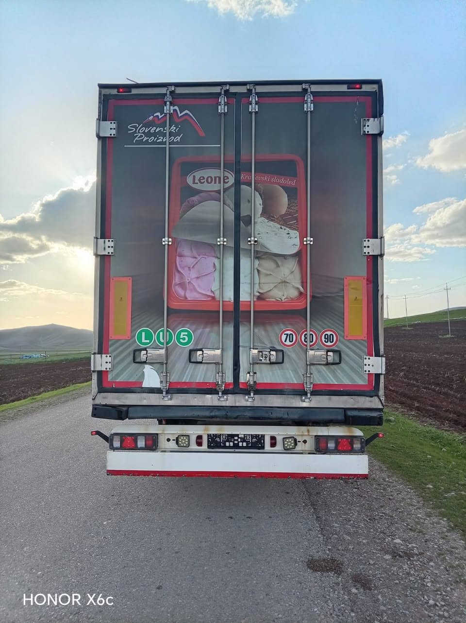 بەڕاد کرۆن مۆدێل 2015 مەنەفێست 
دنگیر دیسک گەورە سەحال بیلاد
بەرزی 265
دیوار 5سم
ژم ***********.   ##.   ***********
