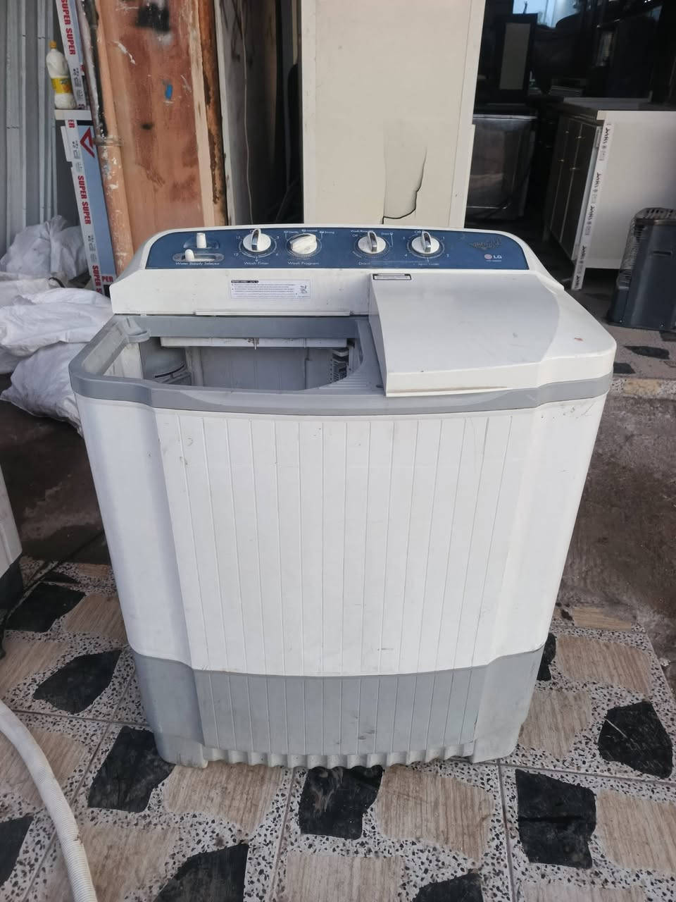 السلام عليكم
اثاث منزلي للبيع 
اشتري
غرف نوم & كاونترات & ثلاجات
بيع و شراء  يوجد مراوس كاونترات قديم ب جديد
اي شي عندك تعال خاص 
او الاتصال ***********
***********
كركوك حي النصر شارع مركز عروبه
