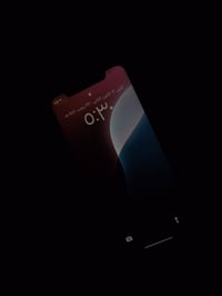 السعر صدمه ايفون 11عادي  مبدل بطاريه قطاره مبدل شاشه +فطر ما مأثر عليه...