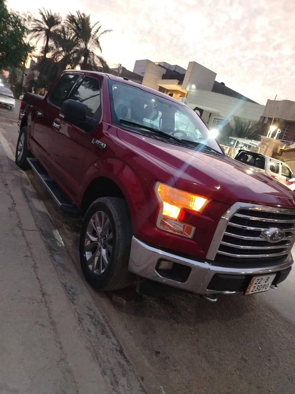 السلام عليكم
فورد2017 8 سلندر

الون احمر دم الغزال 
تشغيل عن بعد

كشن منفصل

كشن كهربائي تدفئه عدد2

شاشة كبيرة كامرة حساس خلفي

سكليتر كهربائي

تبريد قطعتين امامي وخلفي 

فور ويل

فول تحكم استيرن

ويل كب سبورت

دوس جانبية

غلاف بدي

رقم اربيل الجديد تحويل مباشر

حادث جاملغ وباب خلفي بدون ايرباك السيارة جاهزة من كل النواحي

مكان السياره بغداد ***********

السعر 188 ورقة وبيهة مجال لشراي
