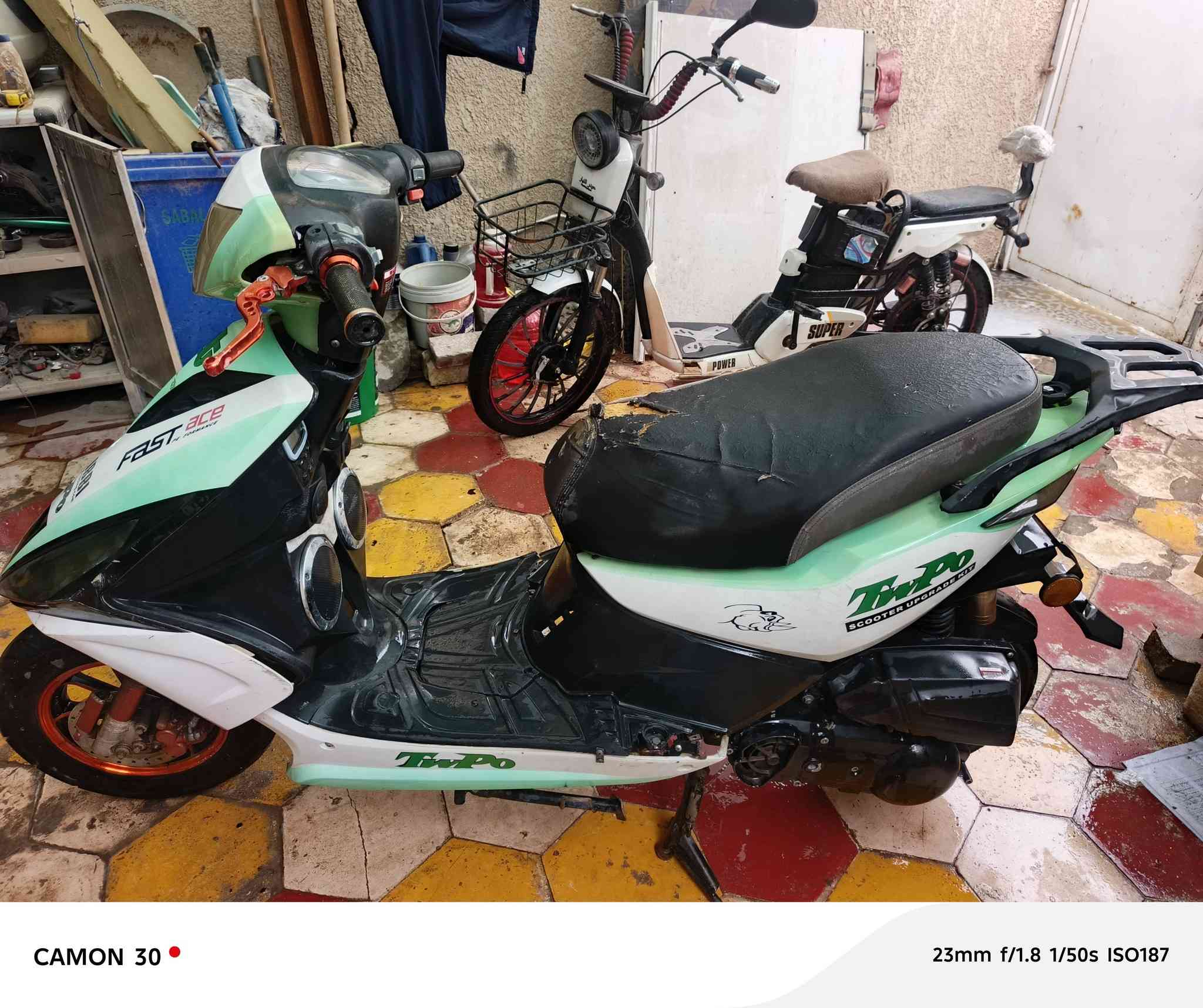 سلام عليكم دراجة ماكس للبيع السعر ٢٠٠ اوبي مجال سلف شغال بس الهندر عاطل والمحرك بي بخار بس ما ينقص غير متواجد عل فيس رقمي ***********
