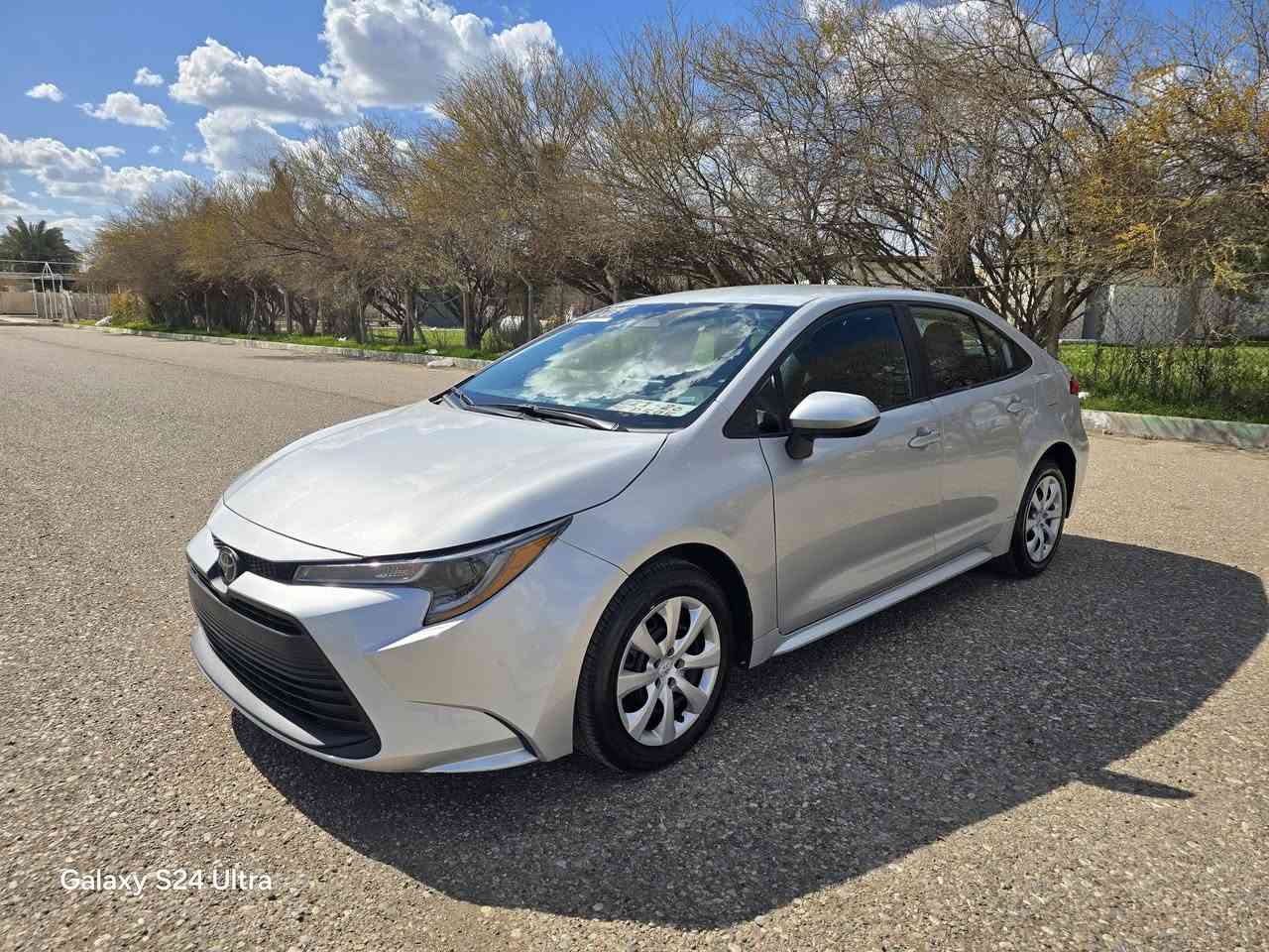 كورلا وارد امريكي موديل 2024 LE 
ماشي ٣٤ الف 
بجم كبس بيها جاملغ و باب صبغ بدون دواخل 
يترقم اربيل 
مكانها كركوك  موجودة في معرض ديار بكر 
سعر ١٤٣
***********  واتساب
