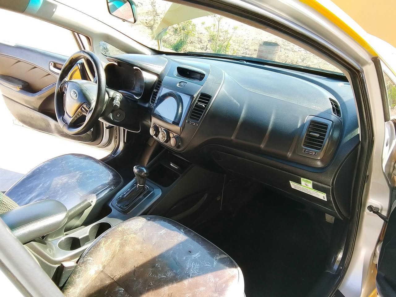 سلام عليكم فورتي 2014 واردأمريكي رقم بغداد سعر 100 ورقه وبيه مجال الطيبين سيارة نقص بس ابطاين امامي زوج ماصدات امامي زوج تريد جلي تريد تبديل محرك  جي جي اي سيارة جاهزه تحويل ***********
