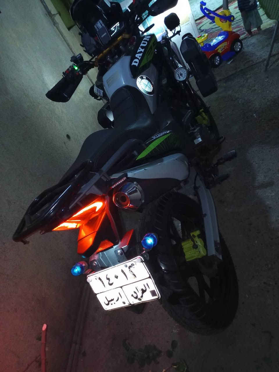 السلام عليكم دراجه دايوان نفنجر دراجه مال جناي وياله وتايرات لاتي مكاني مدينت الصدرالورفلي عيني سعر قفل 3وربع مبدل تايرات بس تايرات كلفتني600 تعبان عليه مطالع بيه هواي تجي تفحصه رقم ربيل هاذ رقم***********بس الشراي موشراي االايدخللي
