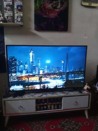 شاشه جديده حجم ٥٥اريداراوسها بدراجه كون نظيفا بغداد الحريه 07700370301